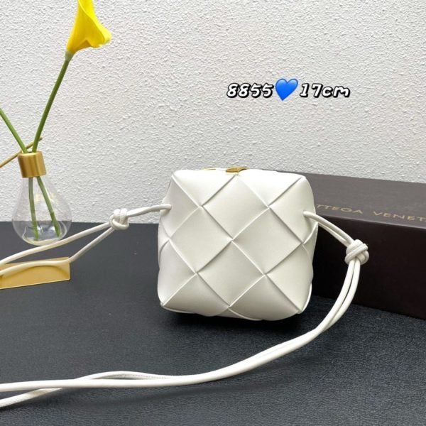 BOTTEGA