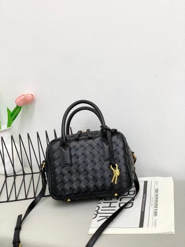 BOTTEGA