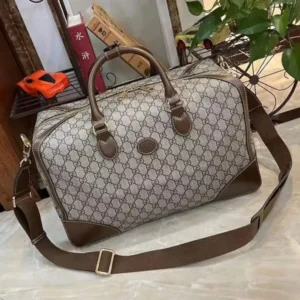 GUCCI GG Supreme Duffle Bag