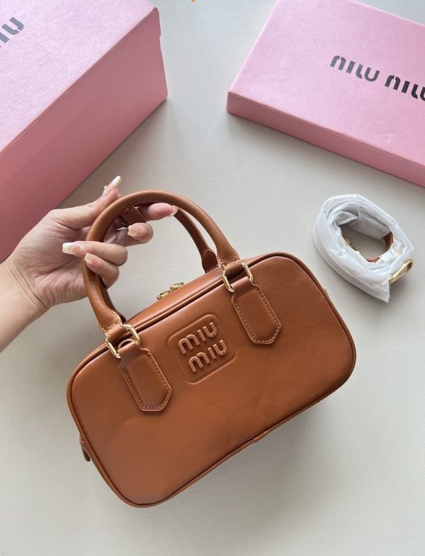 MIU MIU22CM
