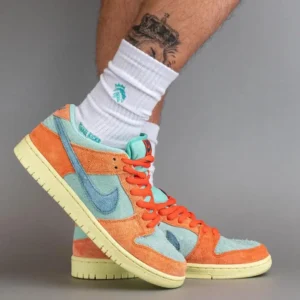 Nike SB Dunk Low Shoes