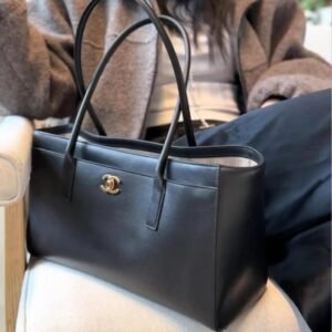 CHANEL Tote Bag