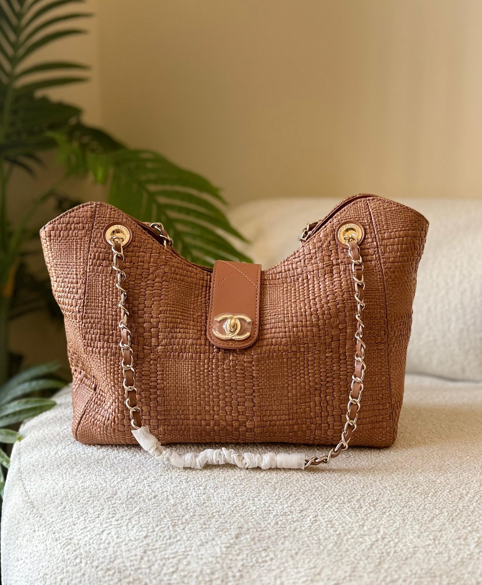 CHANEL Tote Bag - Image 2