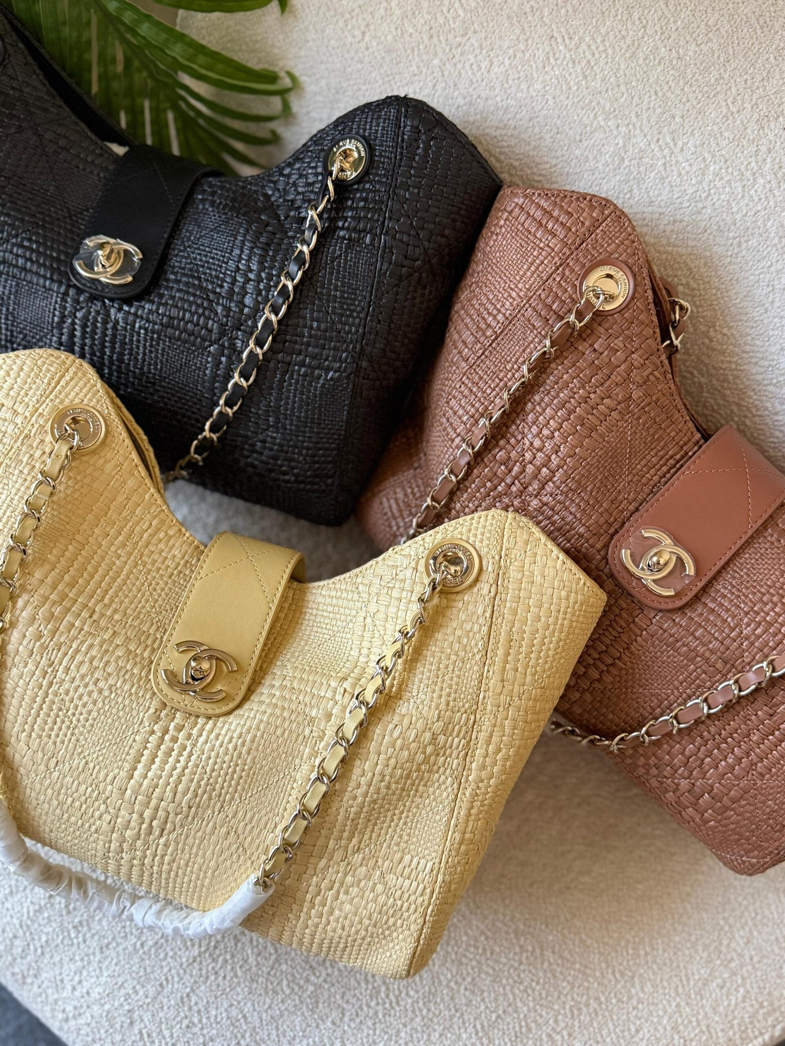 CHANEL Tote Bag - Image 4