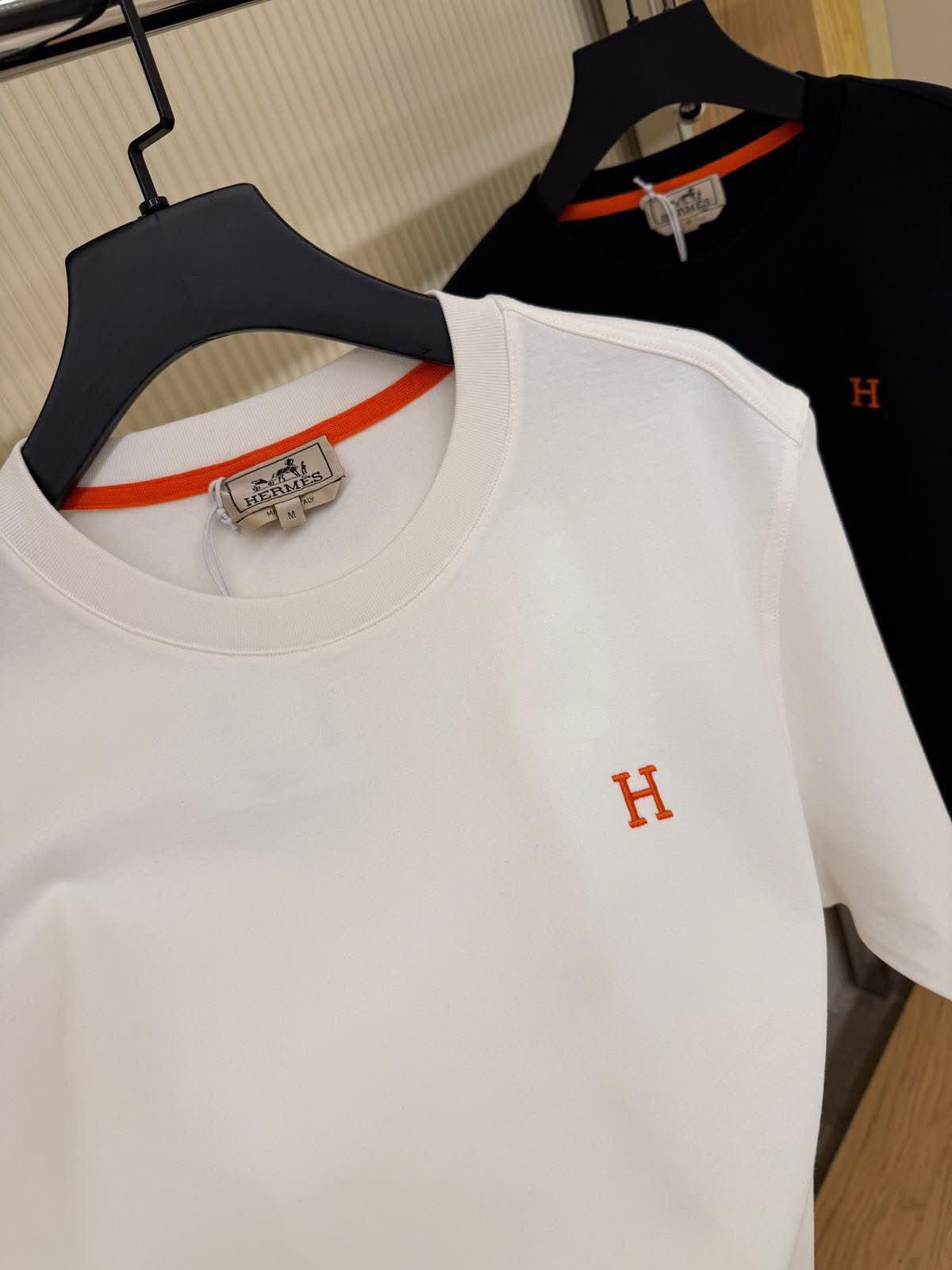 HERMES Short Sleeved Crewneck T-Shirt - Image 5