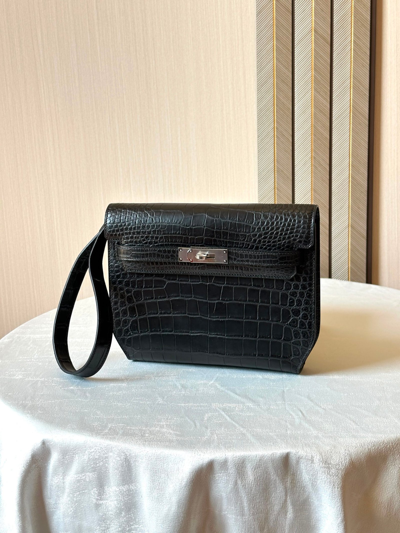 HERMES Kelly Depeches pouch