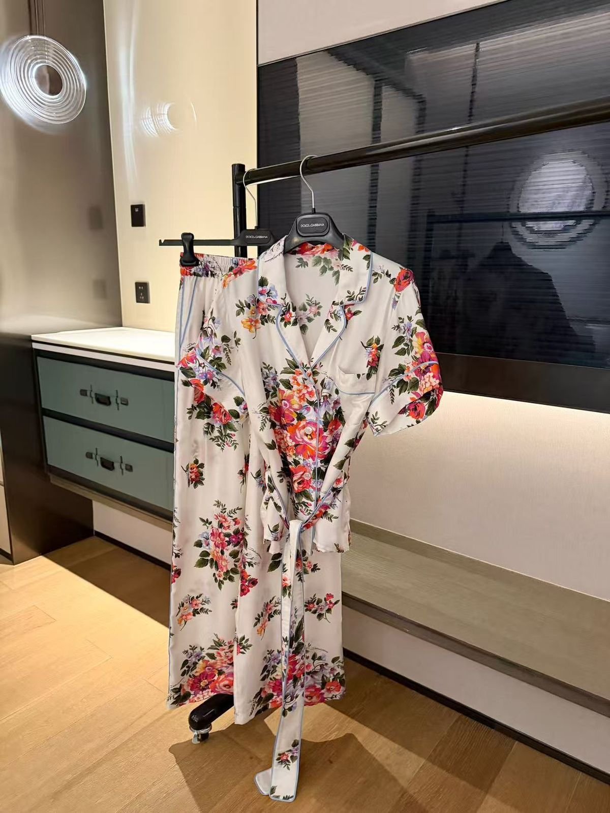 Dolce & Gabbana Bouquet-Print Vanity Twill Shirt
