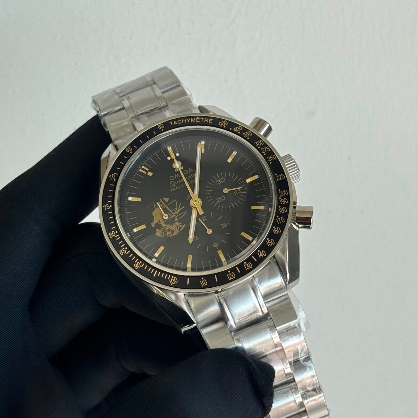 OMEGA Moonwatch - Image 5