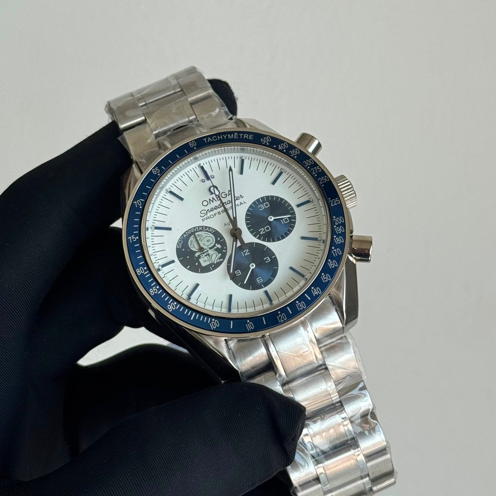 OMEGA Moonwatch - Image 3