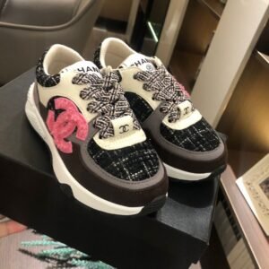 CHANEL Sneakers