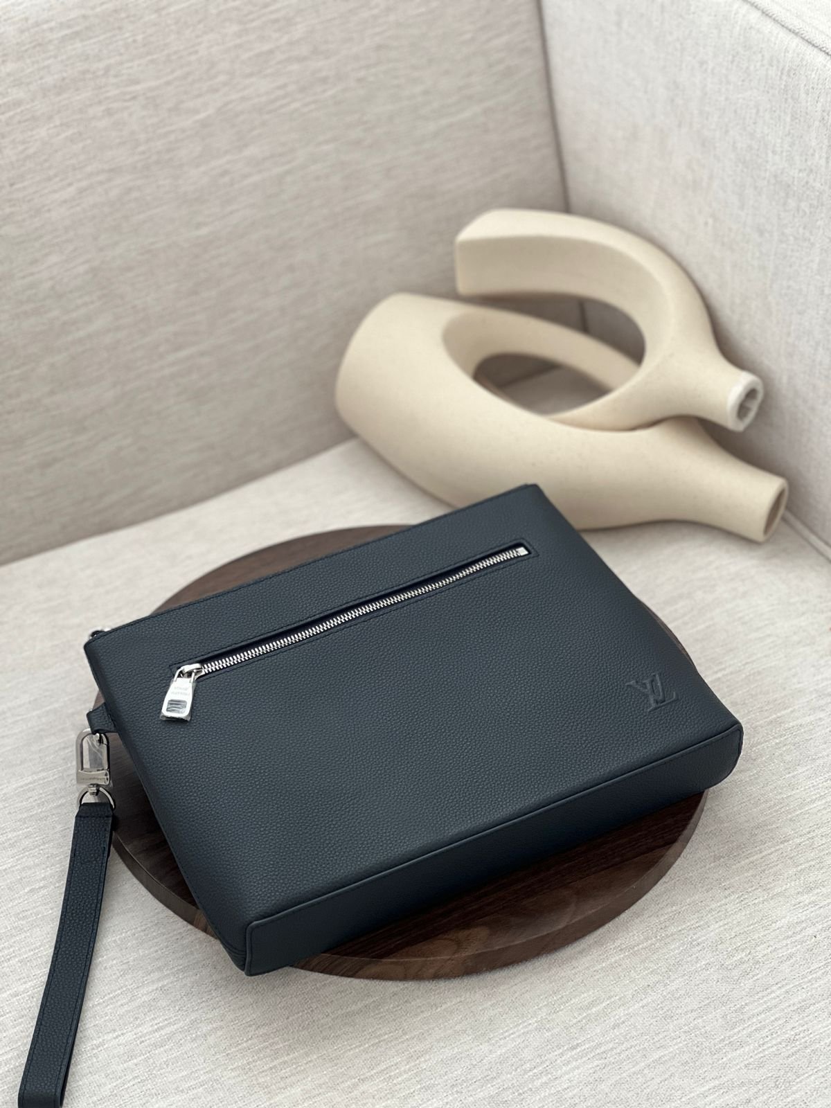 Louis Vuitton Pouch - Image 5